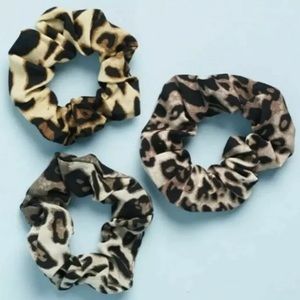 ❤️3/$30 NWT Ombre Pack of Leopard Scrunchies